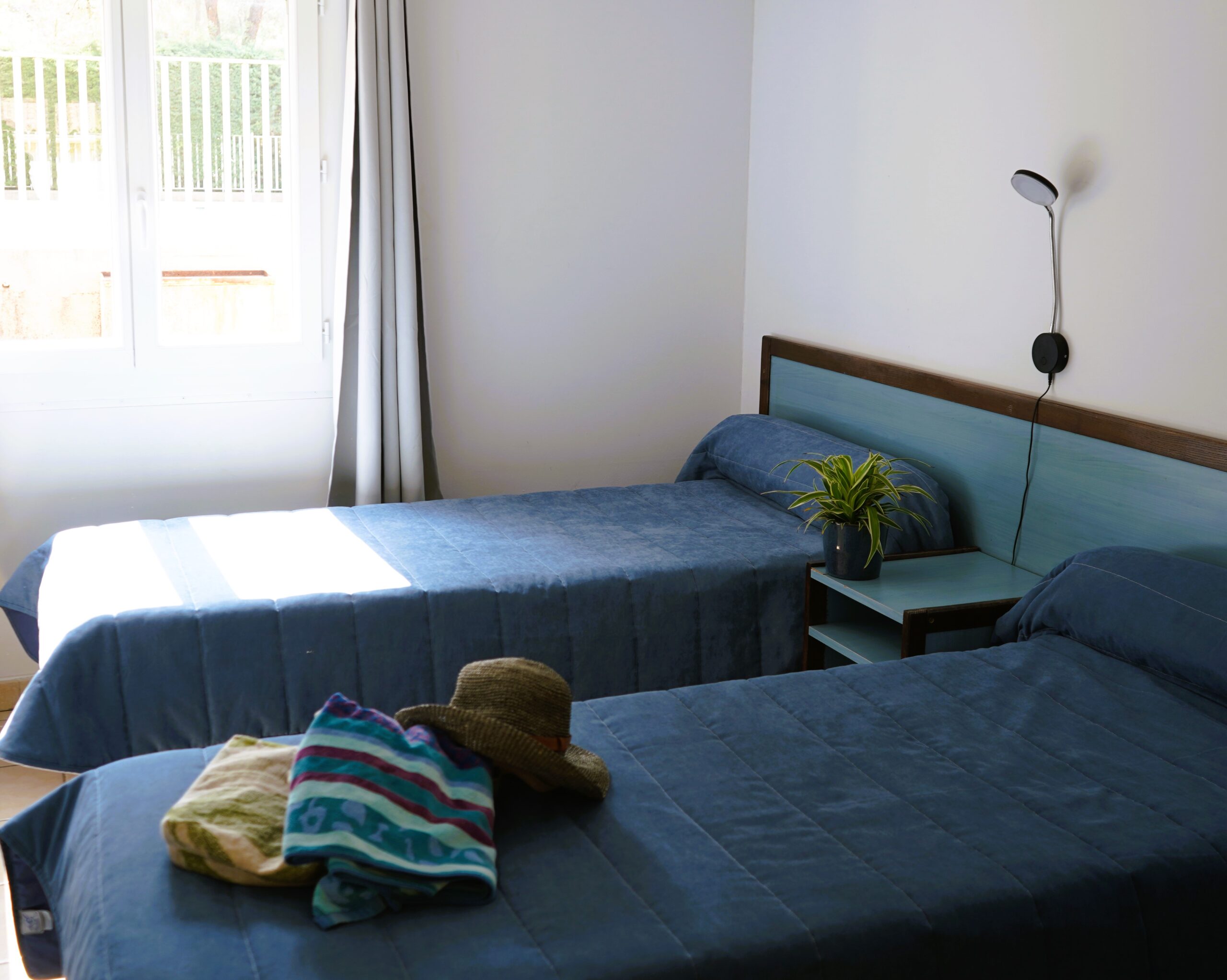 Un lit dans un gite de la baume à la roque d'anthéron Un lit dans un gite de la baume à la roque d'anthéron